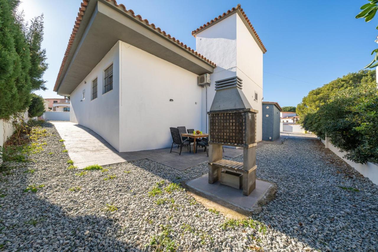 Villa Deborah L'Escala Exterior photo